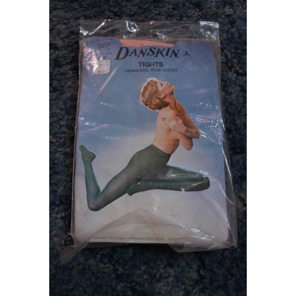VTG 1980s Danskin nylon pantyhose